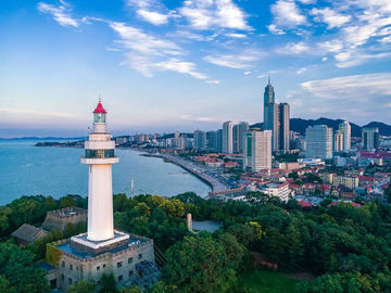 烟台踏浪食鲜手记：在12℃的咸湿海风里，把鲅鱼水饺的鲜气揣进衣襟